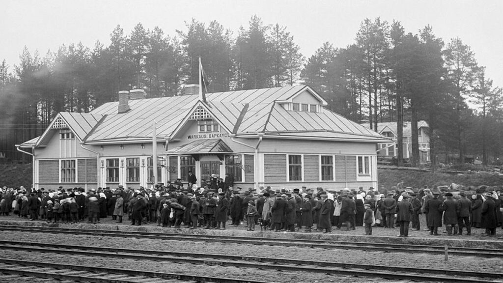 Vanha kuva Varkauden Wanhasta asemasta